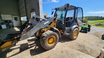 Main image John Deere 204K